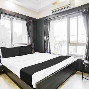 Super Collection O Ashram Road Near Sardar Bridge Formerly Hotel Apple Inn
